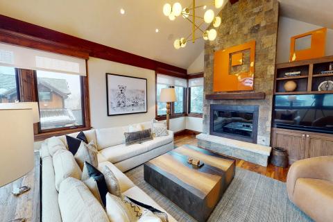 Fox Crossing Luxury Home