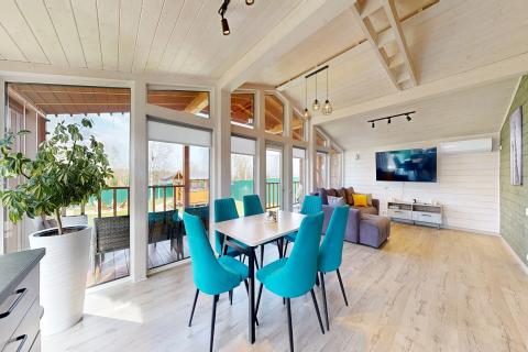 GREEN ISLAND HOUSE