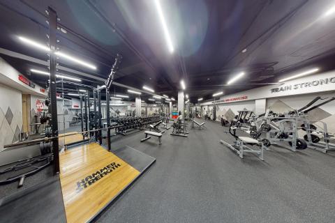 Фитнес-клуб Zfit. Тренажерный Зал