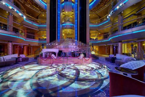 RCCL-  Grandeur of the Seas -  Ship Tour