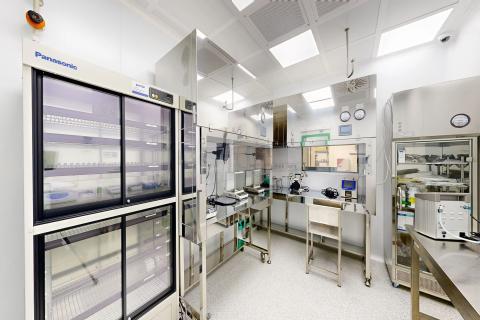 Аптека с производственным отделом рецептурных препаратов